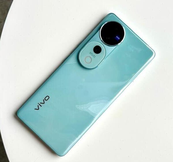 Vivo V50 Price in Pakistan 2025 & Full Specifications